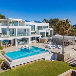 https://blue-sky-mallorca-luxury-villa.allmallorcahotels.com